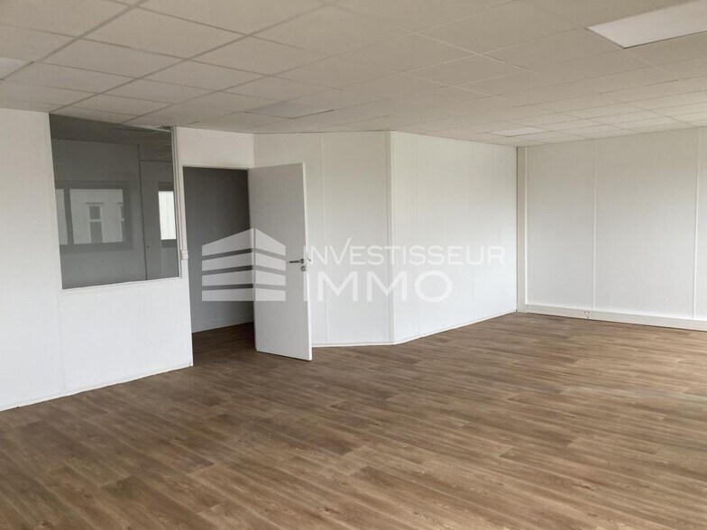 Office in Asnieres Sur Seine for sale - Interior Photo - Image 3 of 4
