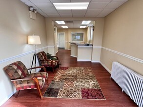 1085 Manheim Pike, Lancaster, PA for rent Interior Photo- Image 2 of 11