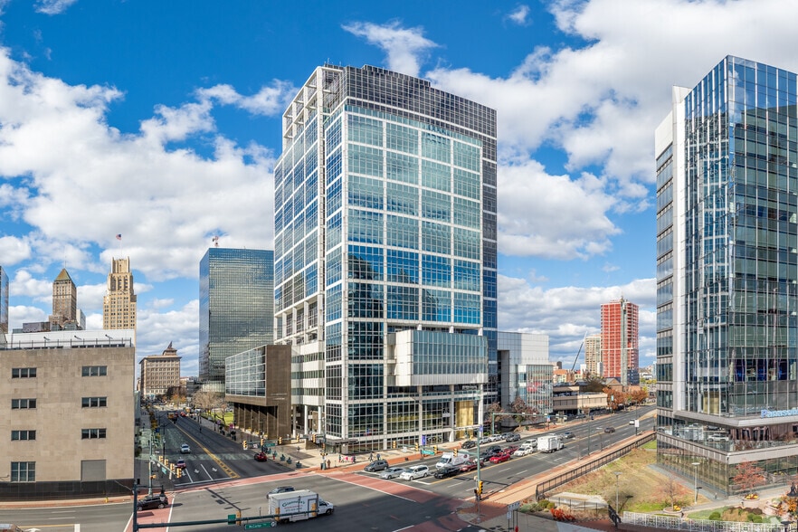 1085 Raymond Blvd, Newark, NJ to rent - Building Photo - Image 3 of 18