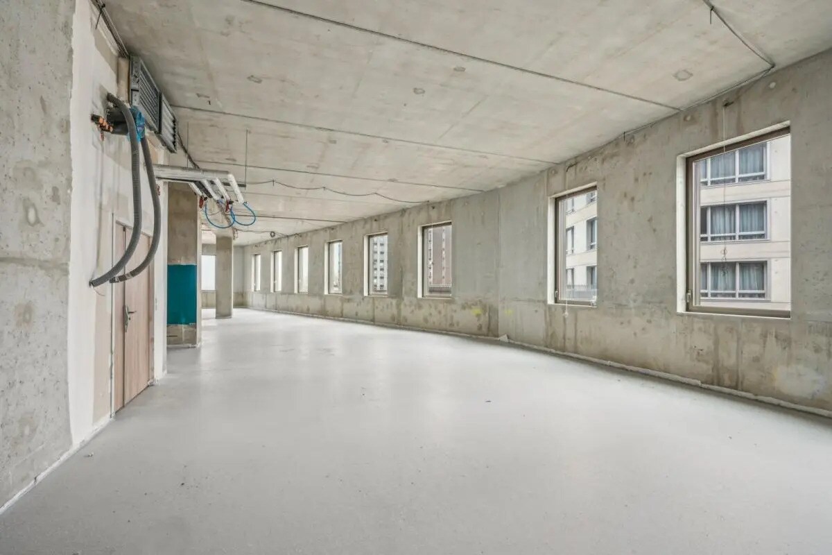 Office in Villejuif to rent Building Photo- Image 1 of 15