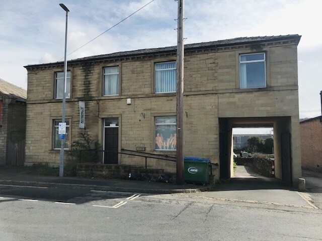 21 Old Leeds Rd, Huddersfield for sale - Primary Photo - Image 1 of 3