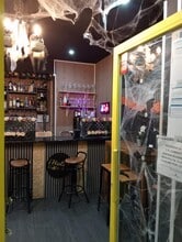 Retail in Madrid, Madrid to rent Interior Photo- Image 2 of 6