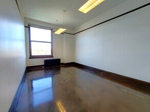 275 4th St E, Saint Paul, MN to rent Interior Photo- Image 1 of 3