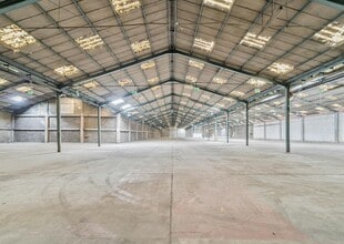 Renwick Rd, Barking to rent Interior Photo- Image 1 of 4