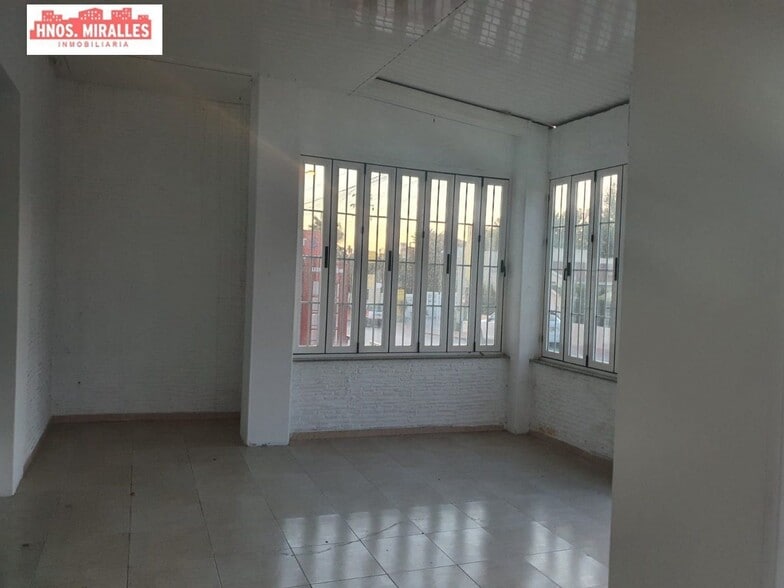 Retail in Rojales to rent - Interior Photo - Image 2 of 5