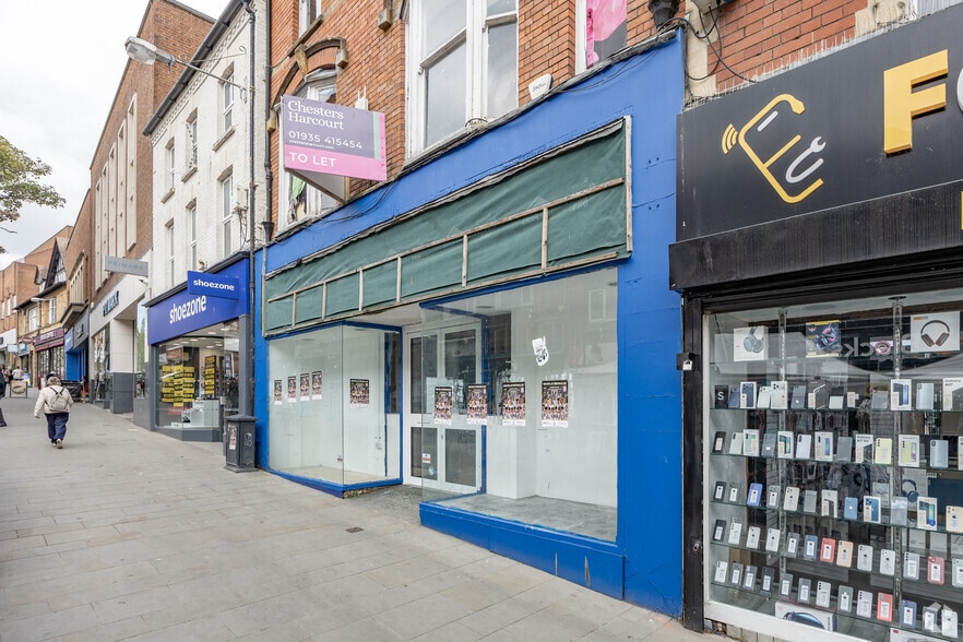 23 Middle St, Yeovil to rent - Building Photo - Image 2 of 2