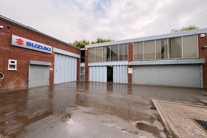 492 Birmingham Rd, Bromsgrove to rent - Building Photo - Image 2 of 3