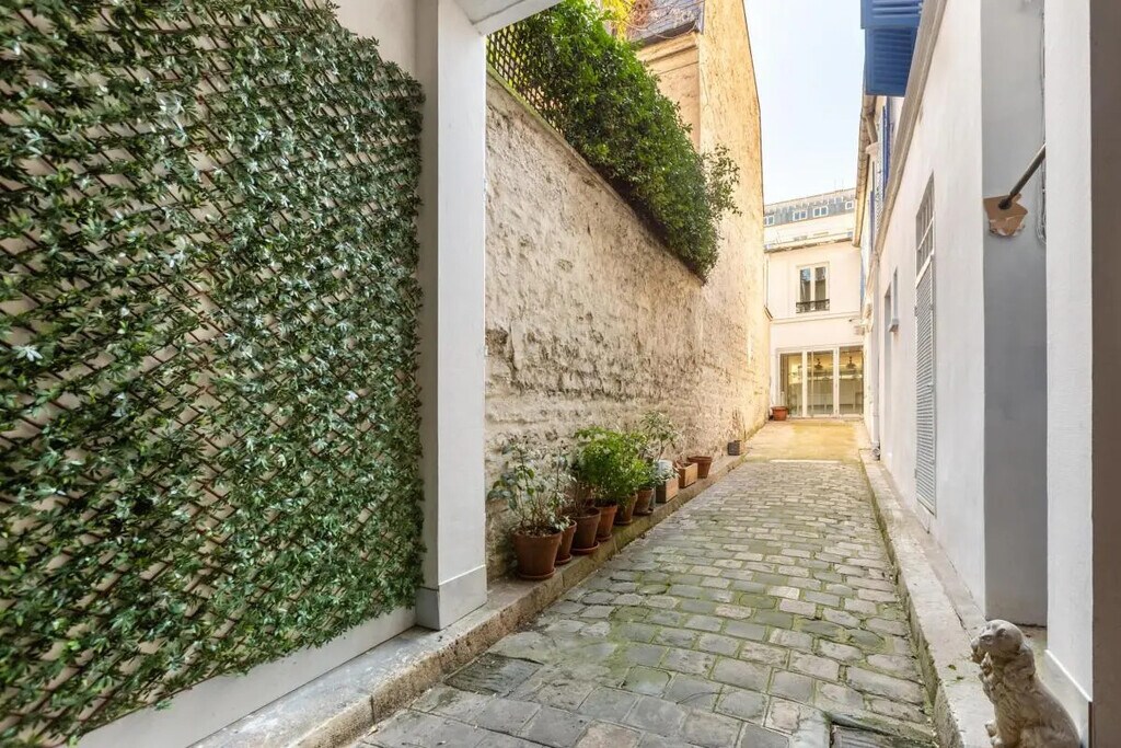 Location Bureaux 321 m² - Photo 1