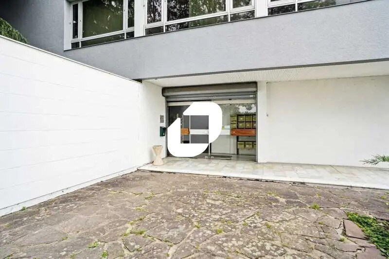 Office in Chilly-Mazarin to rent - Building Photo - Image 2 of 19