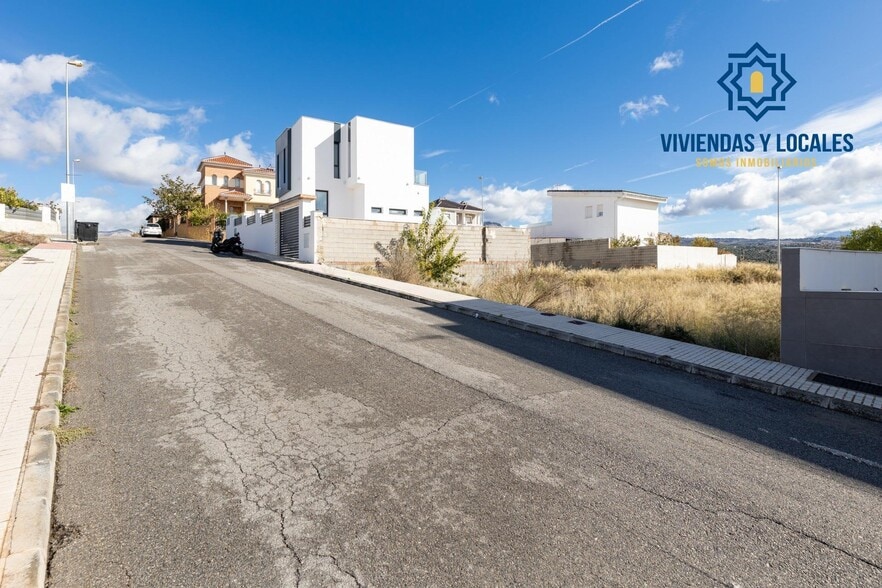 Avenida Cerro Alfonsico, 20, Peligros, Granada for sale - Building Photo - Image 3 of 18