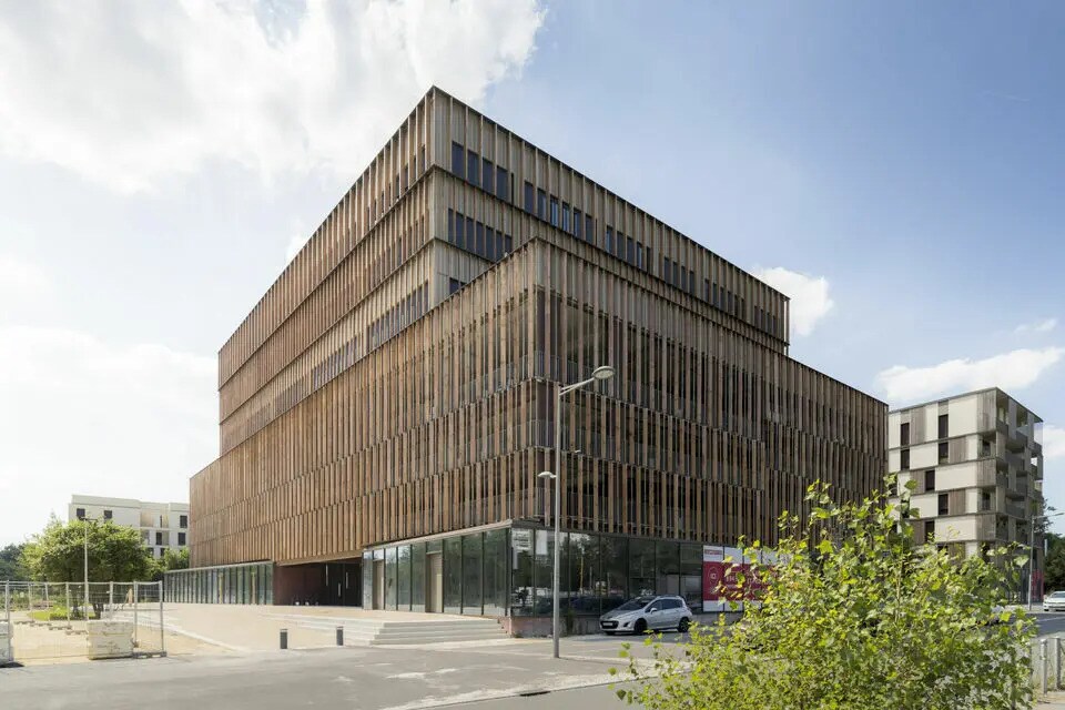 Retail in Bruges for sale Building Photo- Image 1 of 4