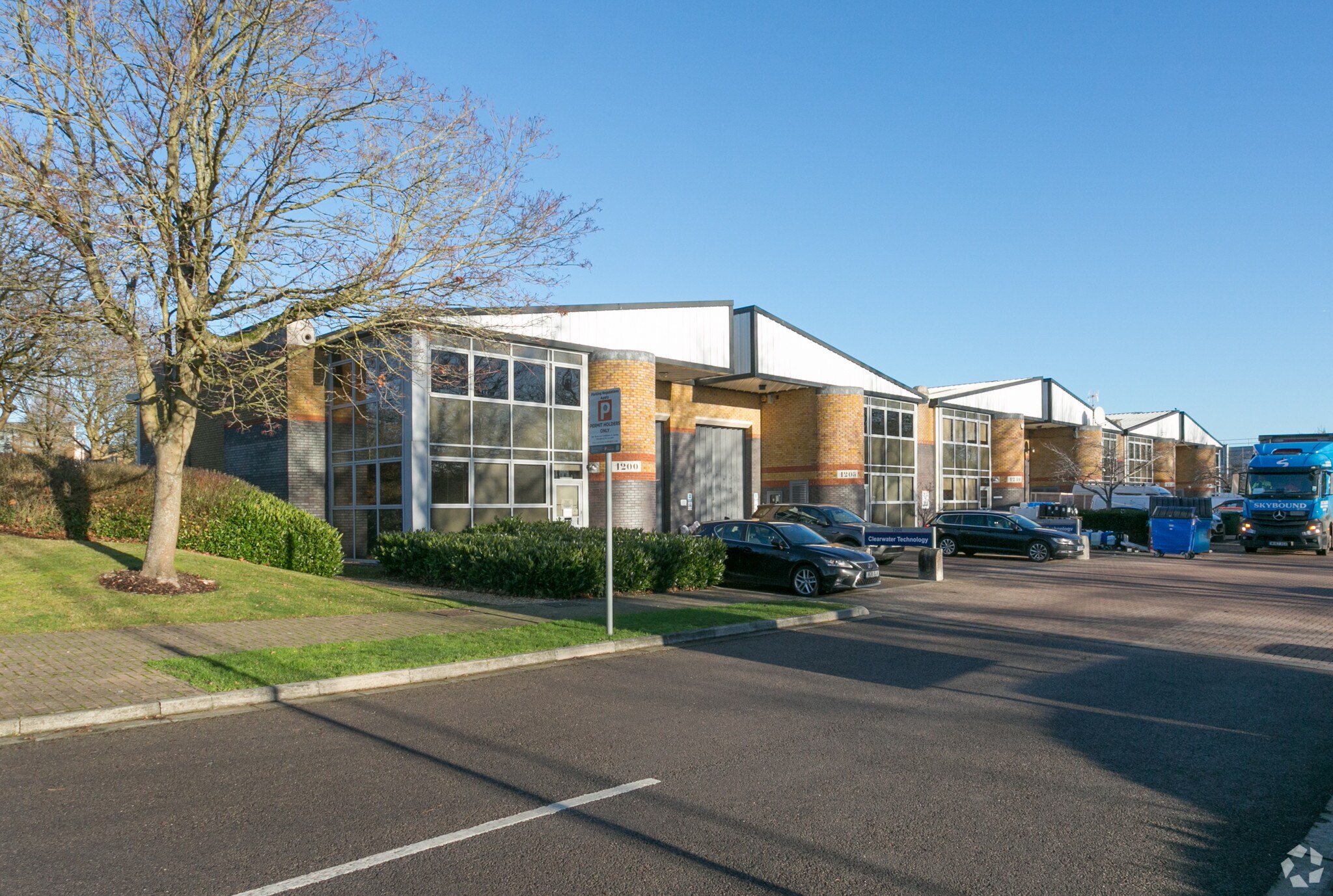 Park Ave, Almondsbury for sale Primary Photo- Image 1 of 1