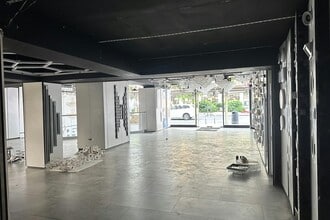 30-34 Chiswick High Rd, London to rent Interior Photo- Image 2 of 8