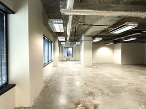 1 S Main St, Dayton, OH to rent Interior Photo- Image 2 of 3