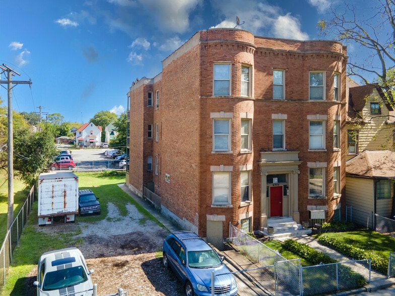 6925 S Yale Ave, Chicago, IL for sale - Building Photo - Image 1 of 18