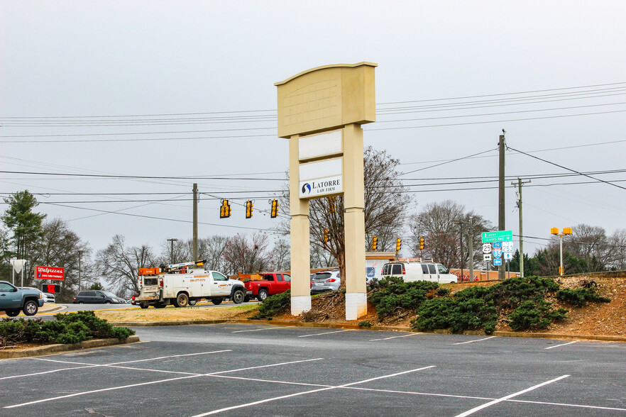 3214-3220 W Blue Ridge Dr, Greenville, SC for rent - Building Photo - Image 3 of 4