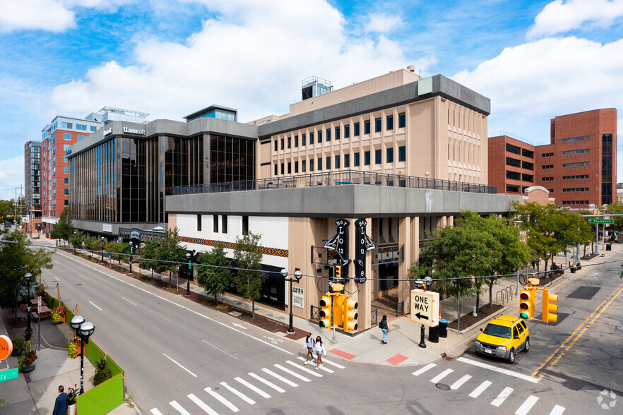 401-407 E Liberty St, Ann Arbor, MI for rent - Building Photo - Image 2 of 12