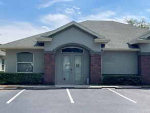 250 Crystal Grove Blvd, Lutz, FL for rent Building Photo- Image 1 of 25