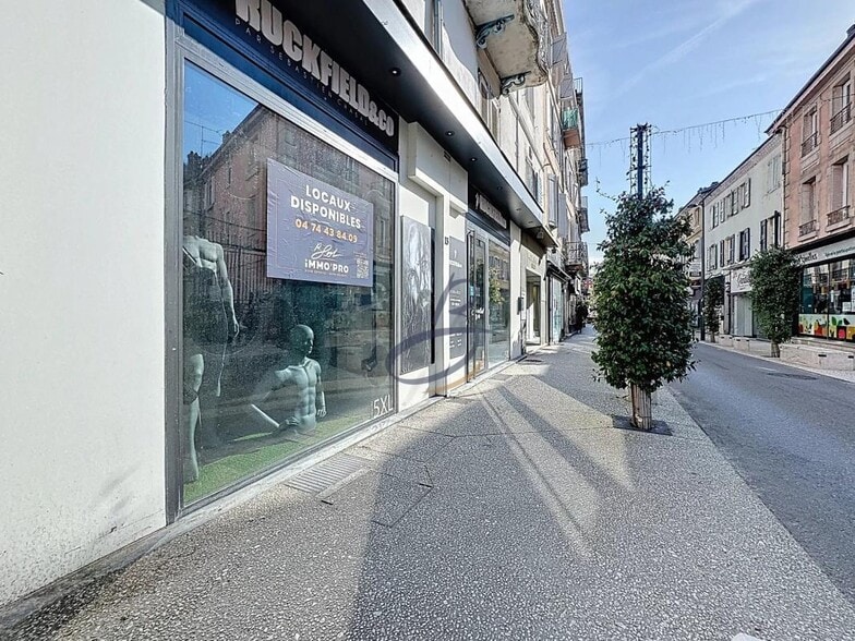 Retail in Bourgoin-Jallieu to rent - Building Photo - Image 2 of 7