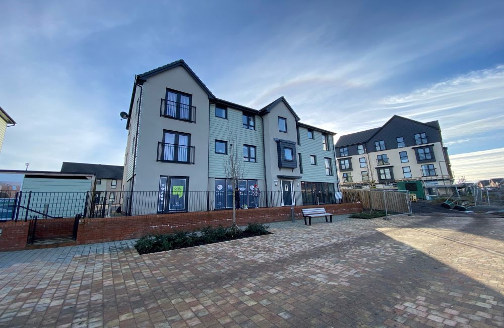 South Quay, Barry to rent Building Photo- Image 1 of 2