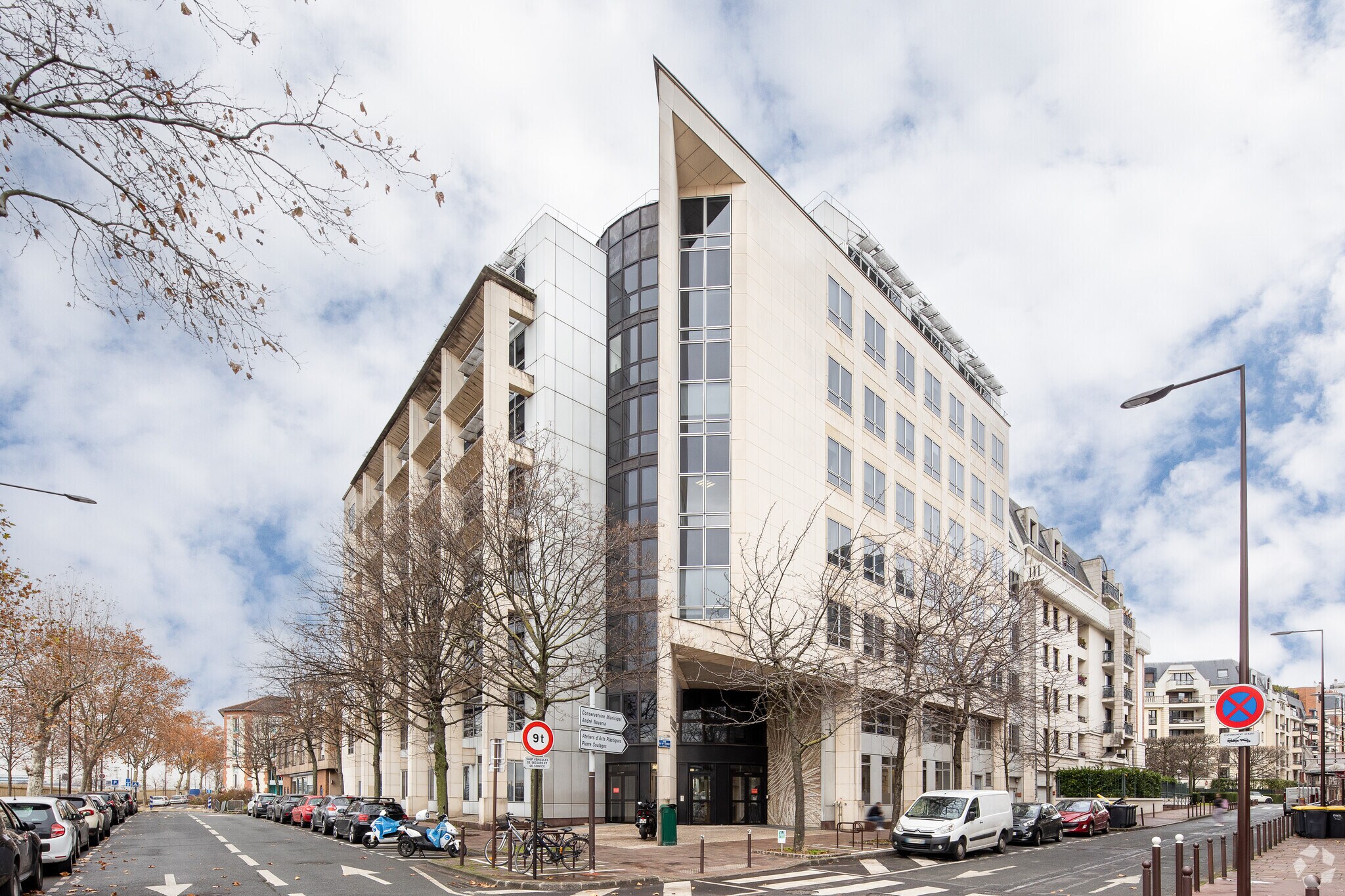 Office in Charenton-le-Pont to rent Building Photo- Image 1 of 6