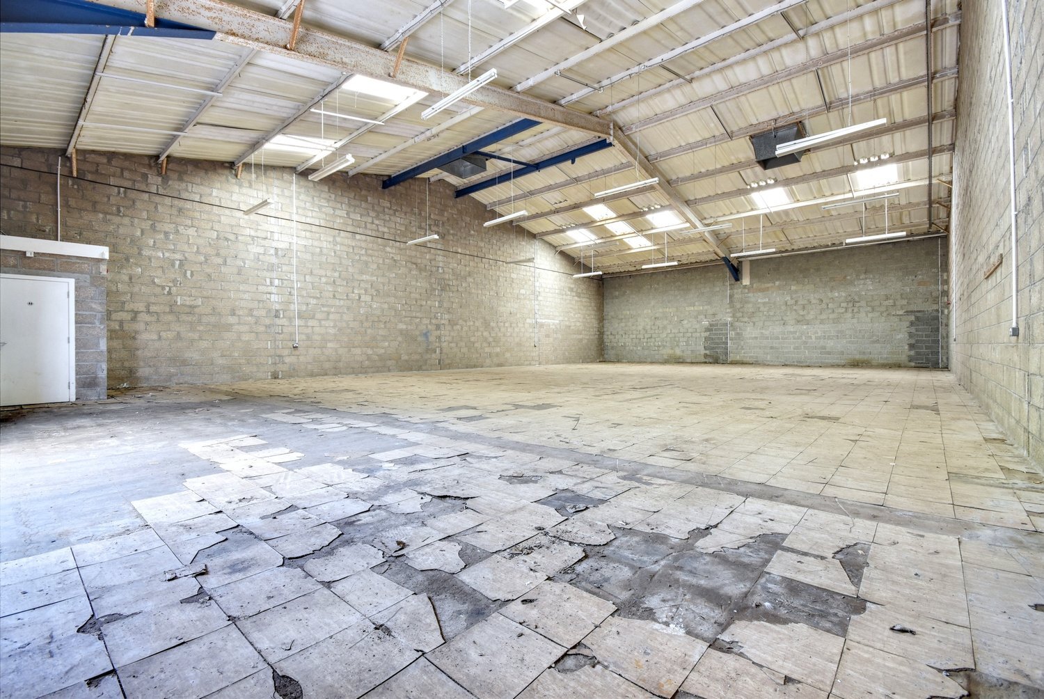 Earnhill Rd, Greenock to rent Interior Photo- Image 1 of 2