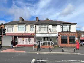 426 Bury Old Rd, Manchester to rent Interior Photo- Image 2 of 9