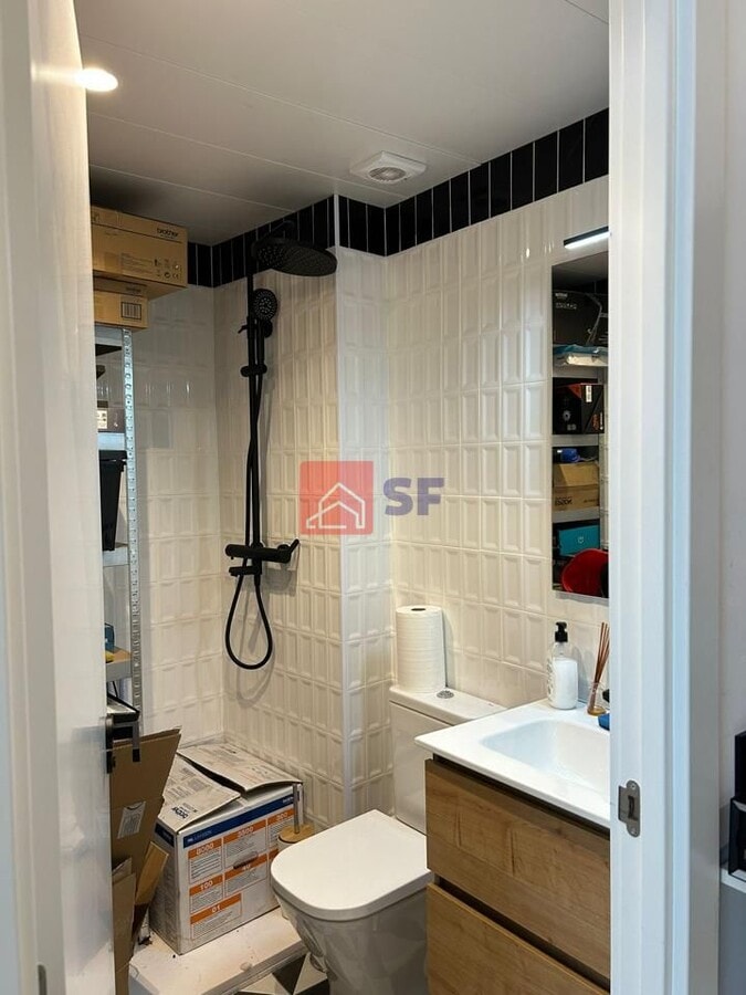 Madrid, MAD 28028 - Unit 3 -  - Interior Photo - Image 1 of 4