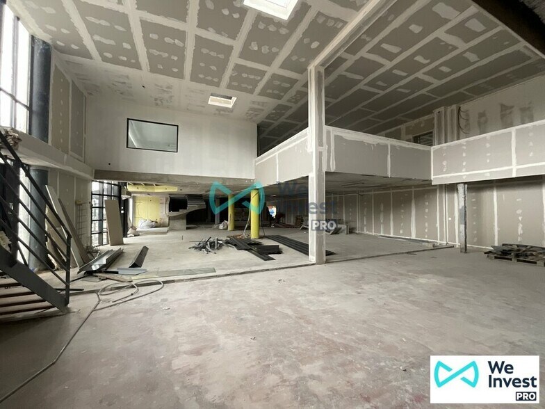 Retail in Saint-Thibault-des-Vignes for sale - Building Photo - Image 3 of 5