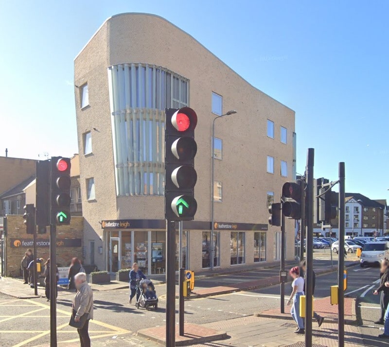 43 Richmond Rd, Kingston Upon Thames to rent Building Photo- Image 1 of 3