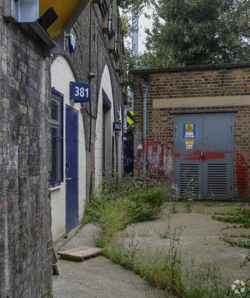 381-383 Strode Rd, London for sale - Primary Photo - Image 1 of 1