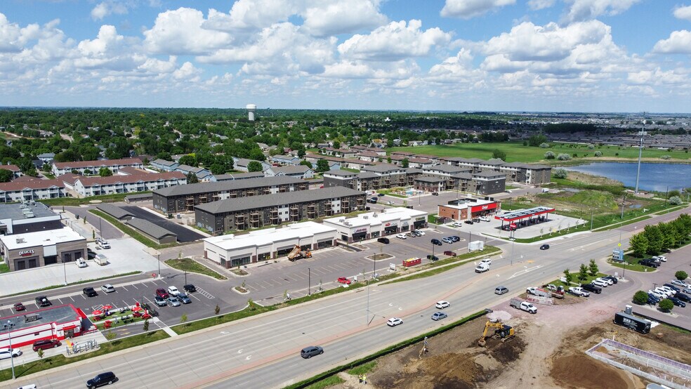 1400-1416 E 69th St, Sioux Falls, SD for rent - Building Photo - Image 3 of 9