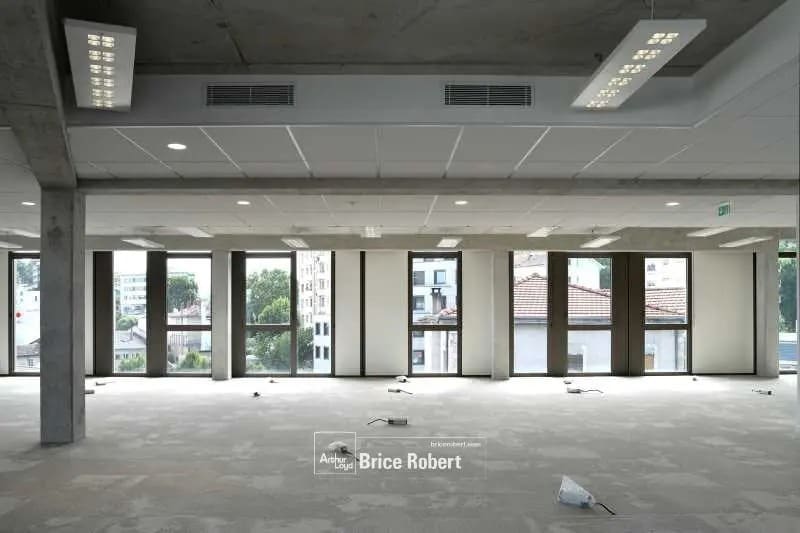 Office in Lyon to rent Interior Photo- Image 1 of 5