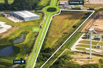 Pontefract Ln, Leeds to rent Building Photo- Image 1 of 2