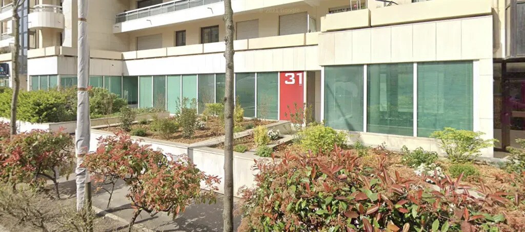 Retail in Suresnes to rent Building Photo- Image 1 of 5