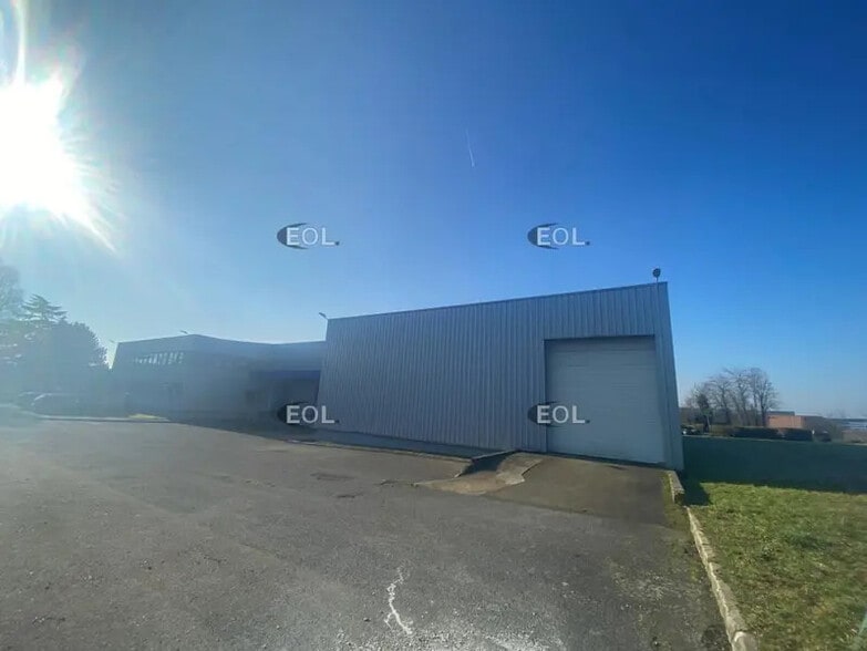 Industrial in Louvres to rent - Building Photo - Image 3 of 7