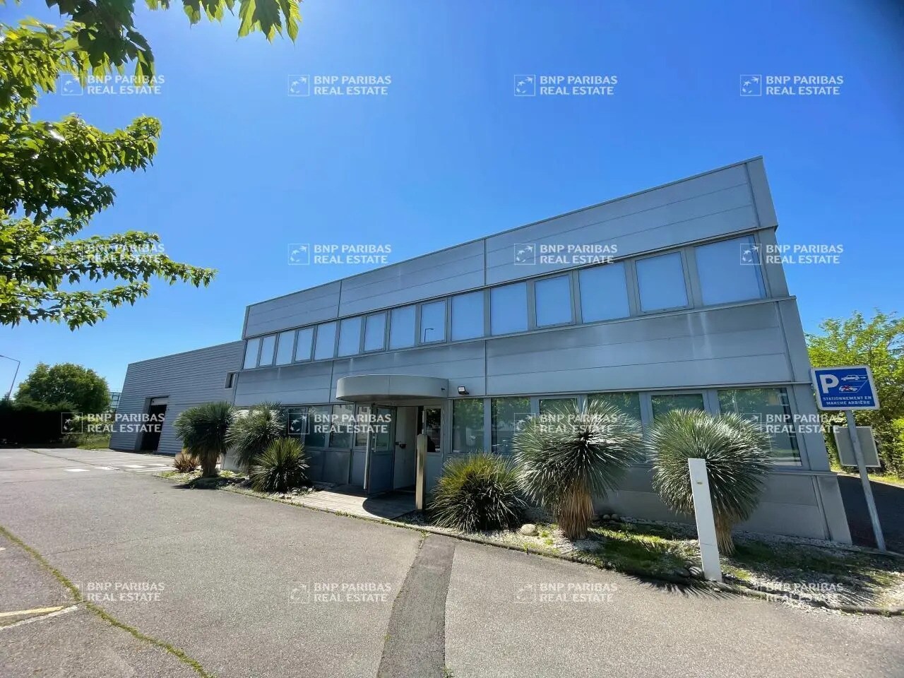 Light Industrial in Toulouse for sale Building Photo- Image 1 of 23