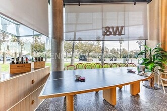 Retail in Barcelona, Barcelona to rent Interior Photo- Image 2 of 6