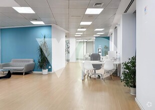 Office/Retail in Madrid, MAD for rent Interior Photo- Image 2 of 7