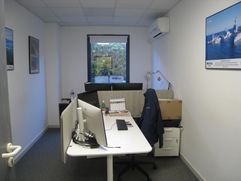 Office in Roquevaire for sale - Building Photo - Image 2 of 6