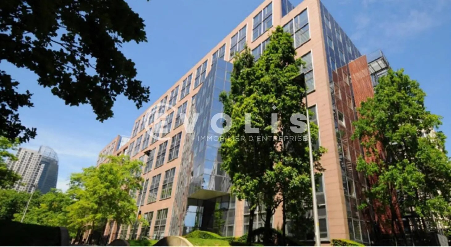 Office in Courbevoie to rent Building Photo- Image 1 of 14