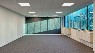 Albert St, Manchester to rent Interior Photo- Image 1 of 12