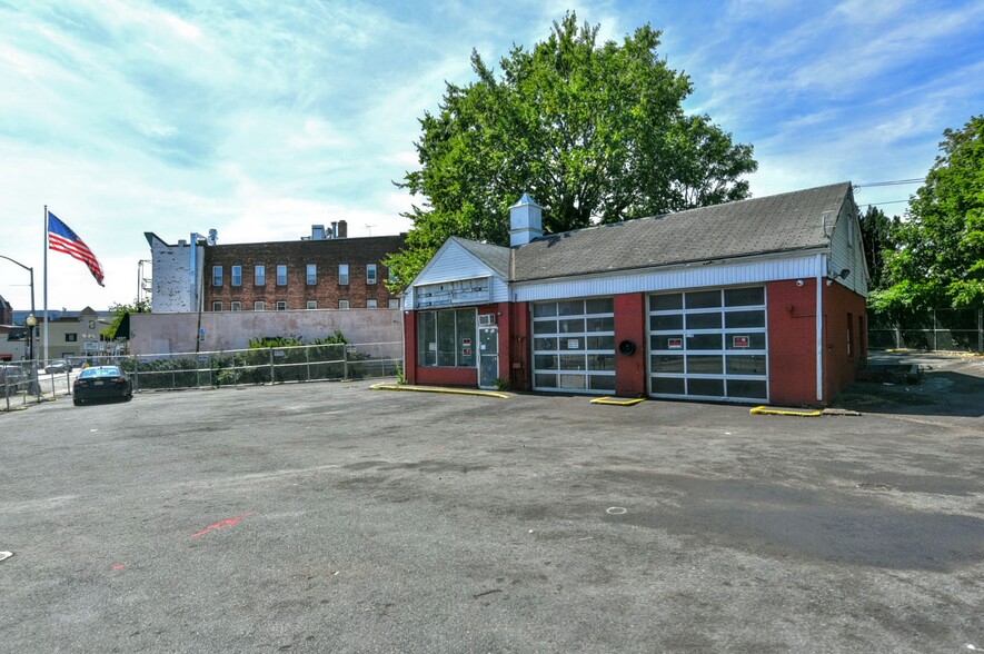 1061-1065 Main Ave, Clifton, NJ for sale - Building Photo - Image 3 of 34