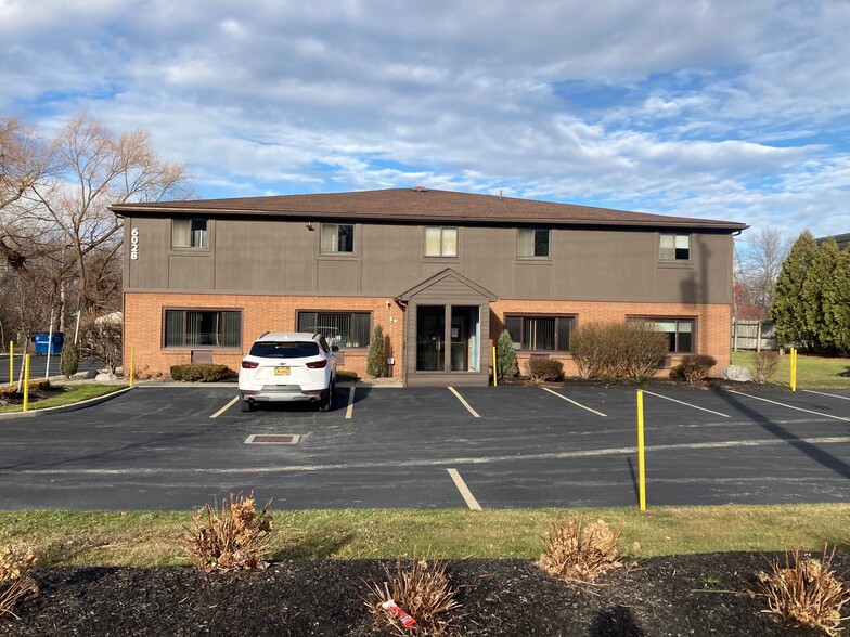 6028 Sheridan Dr, Williamsville, NY for sale - Building Photo - Image 2 of 18