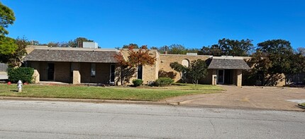 2109 Roosevelt Drive dr, Dalworthington Gardens, TX for sale Building Photo- Image 1 of 9