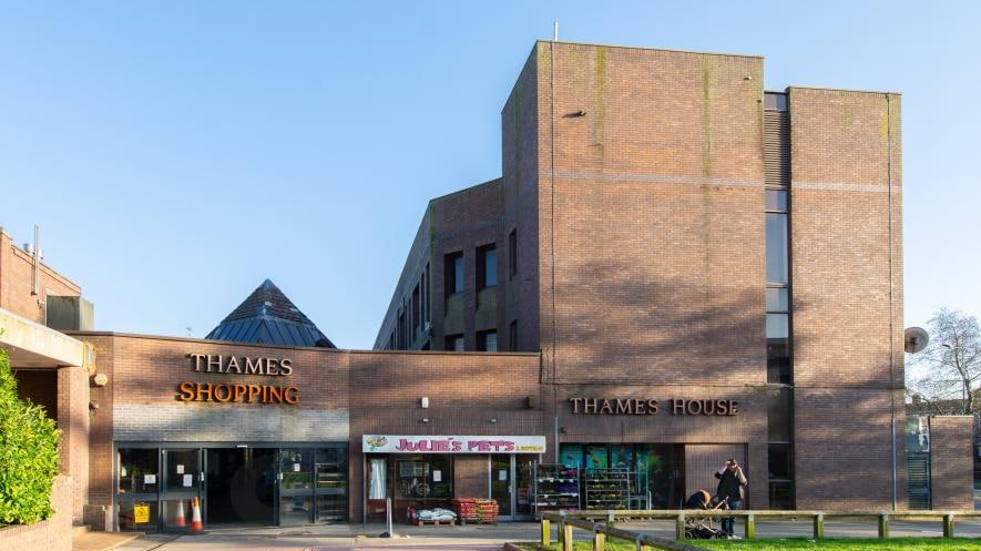 Thames Shopping Centre & Thames House portfolio of 2 properties for sale on LoopNet.co.uk Primary Photo- Image 1 of 20