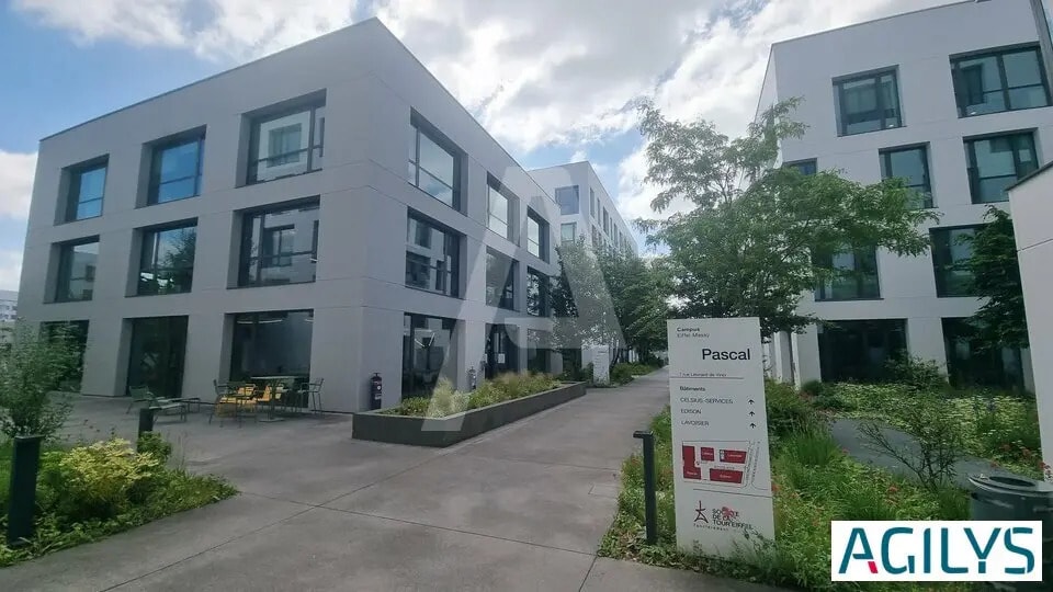 Location Bureaux 421 m² - Photo 1