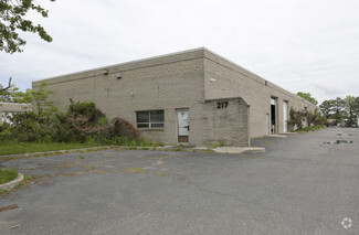 More details for 217 Knickerbocker Ave, Bohemia, NY - Industrial for Rent