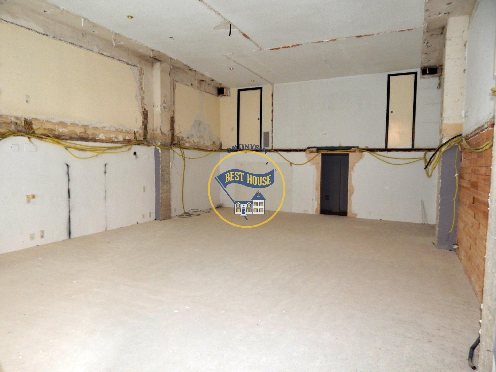 Retail in Ontinyent, Valencia to rent Building Photo- Image 1 of 12