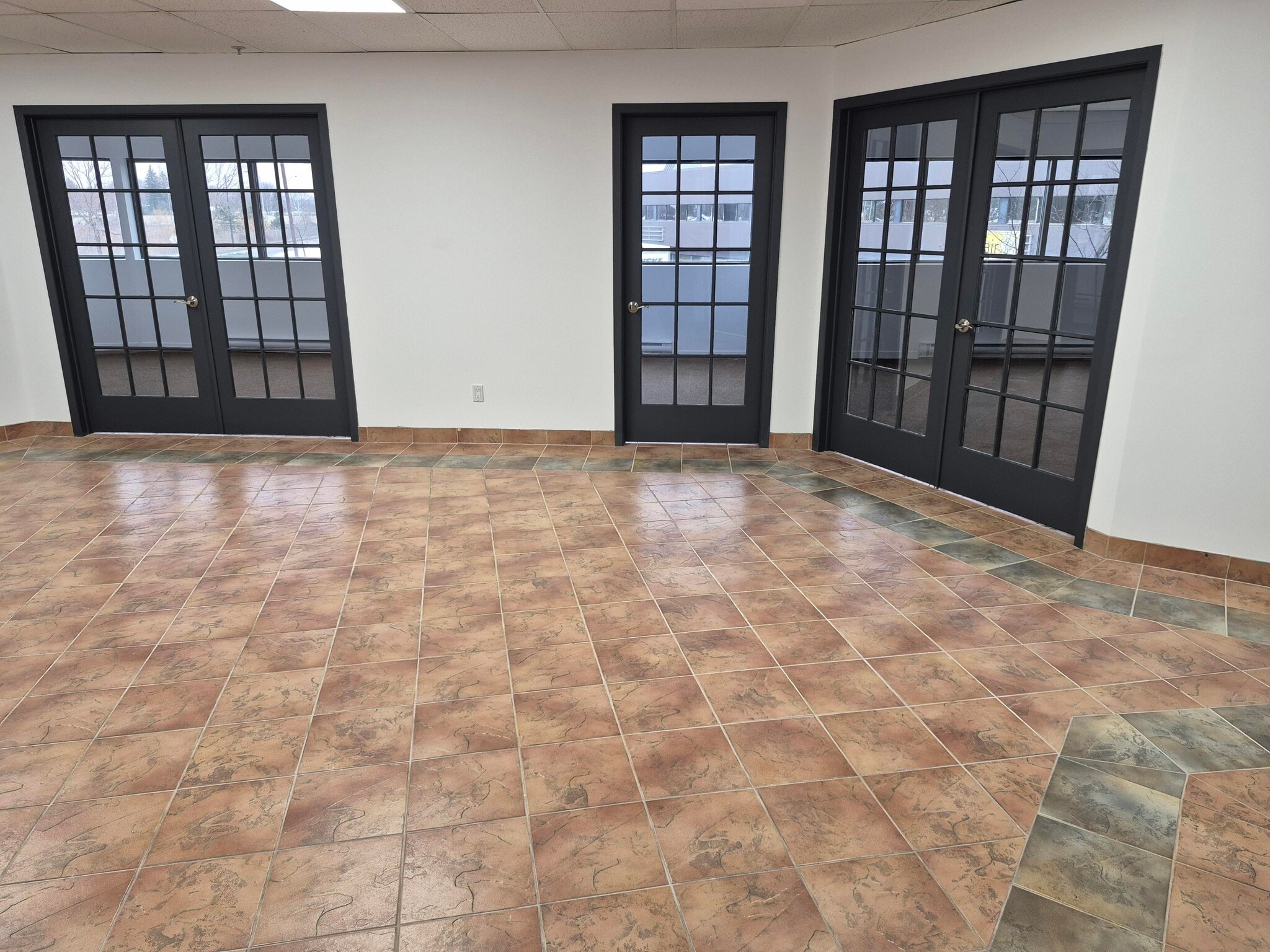 2500 Rue Jean-Perrin, Québec, QC to rent Interior Photo- Image 1 of 3